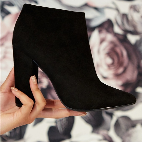 NEW 🌸HP🌸 Suede Block Heel Bootie - Picture 2 of 3